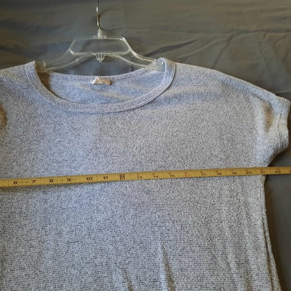 3/$15 Caution To The Wind Tie Front Soft Knit Cap Sleeve Top - Size M - Picture 12 of 15